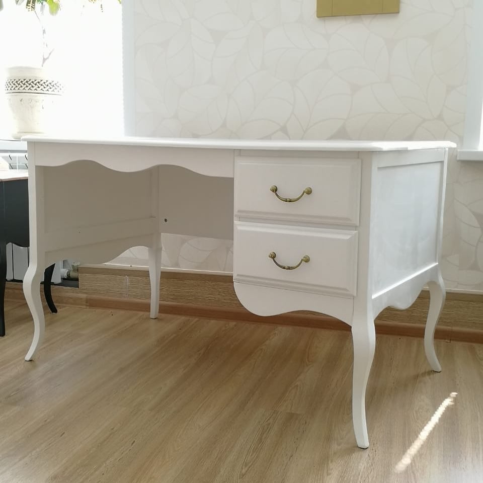 Стол письменный "Авиньон" с одной тумбой Стол письменный "Авиньон" с одной тумбой