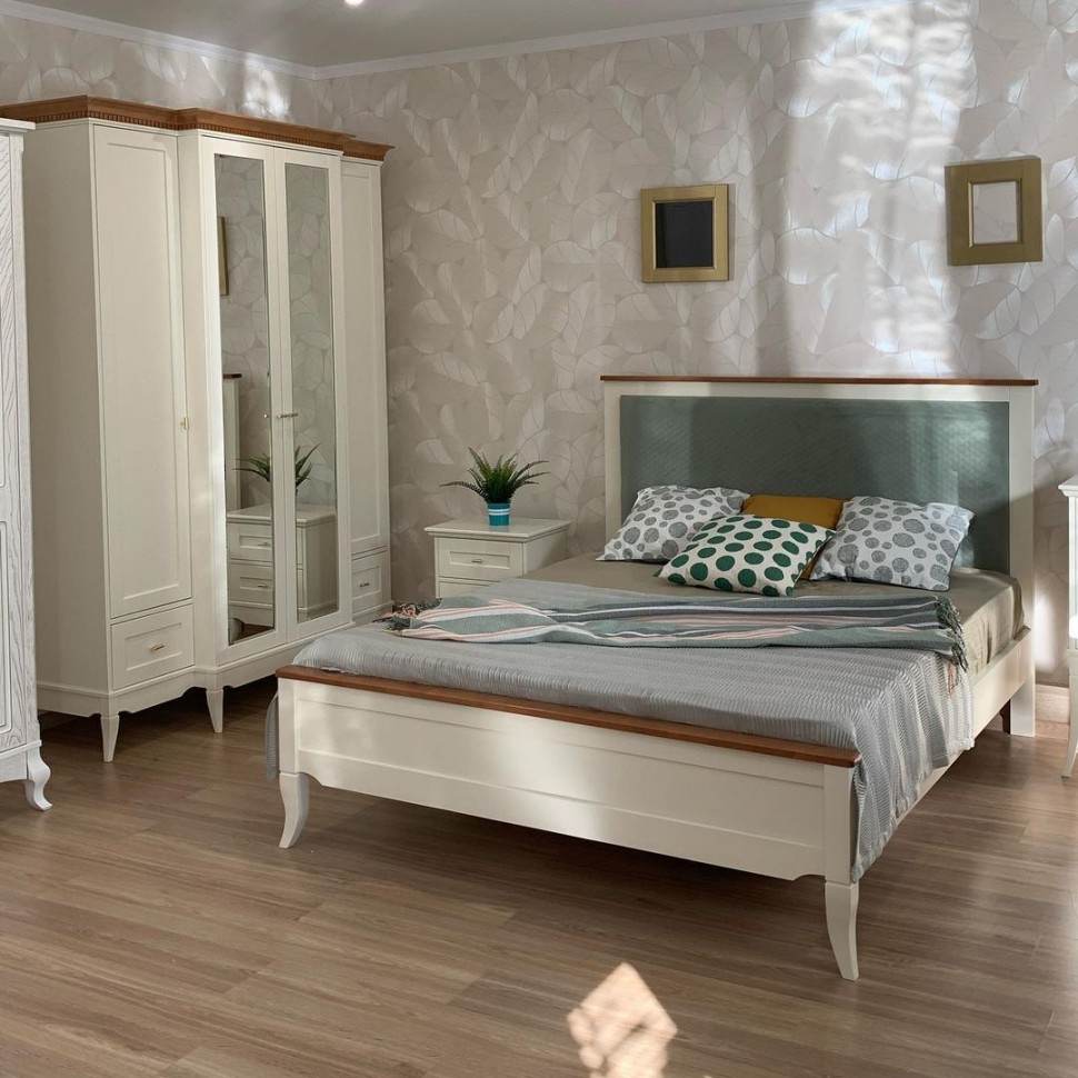 Кровать "Римини" с каретной стяжкой Кровать "Римини" с каретной стяжкой