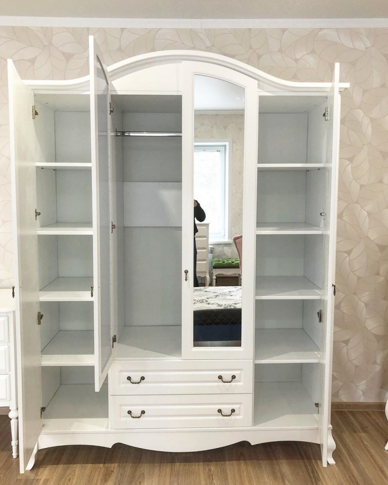 Шкаф "Авиньон" 4-х ств. с ящиками